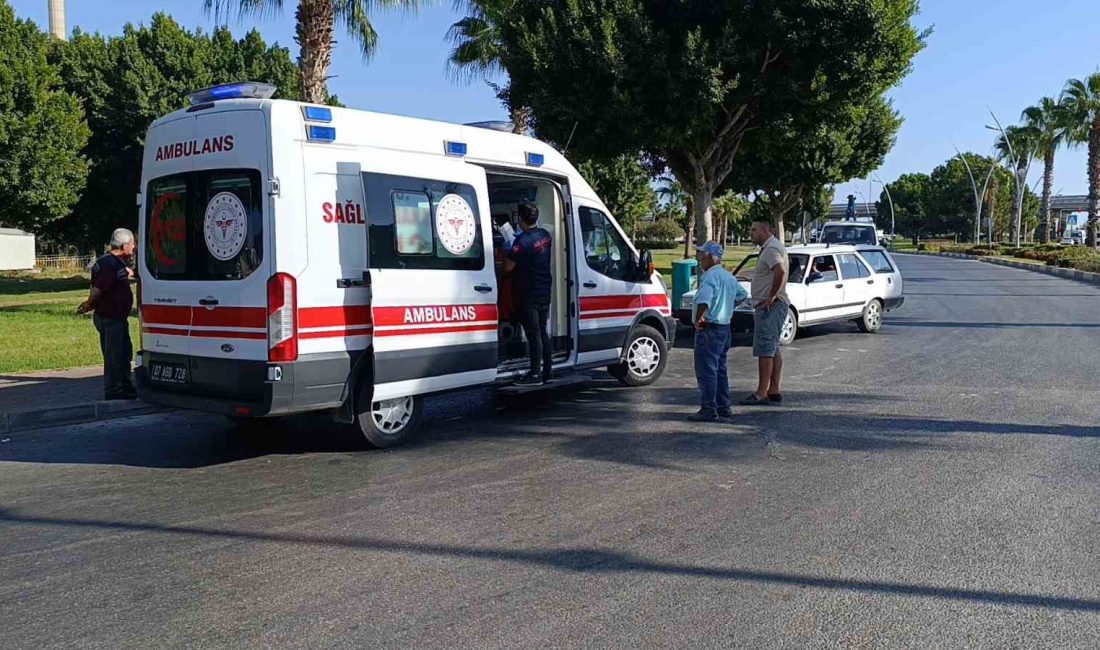 MANAVGAT’TA KAVŞAK SİSTEMİNDE MOTOSİKLETİN OTOMOBİLE ÇARPMASI SONUCU MEYDANA GELEN TRAFİK