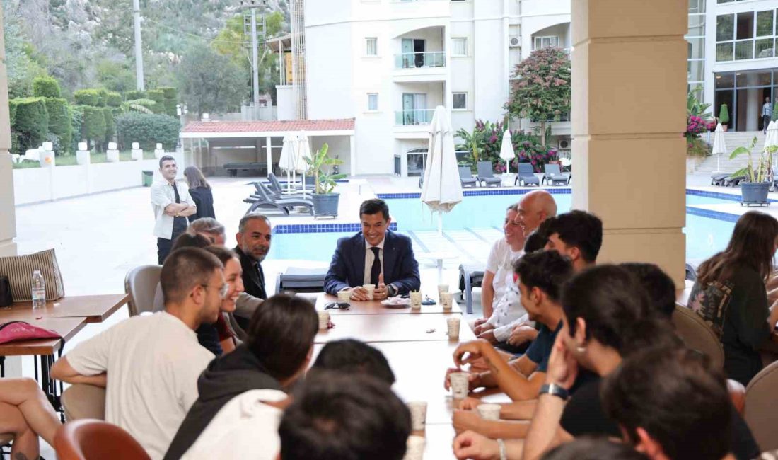 MARMARİS BELEDİYESİ’NDEN ÜNİVERSİTE ÖĞRENCİLERİ İÇİN TANIŞMA PİKNİĞİ