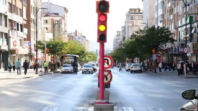 SİVAS’TA, 1-31 EKİM MEME KANSERİ FARKINDALIK AYINA DİKKAT ÇEKMEK AMACIYLA