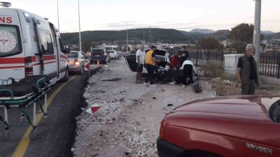 MUĞLA’NIN MENTEŞE İLÇESİNDE MEYDANA GELEN ÇİFT TARAFLI TRAFİK KAZASINDA HER