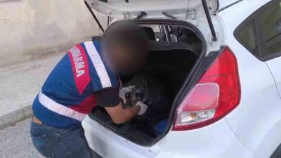 MERSİN'DE JANDARMANIN UYUŞTURUCU MADDE TİCARETİ YAPAN ŞAHISLARA YÖNELİK DÜZENLEDİĞİ OPERASYONLARDA