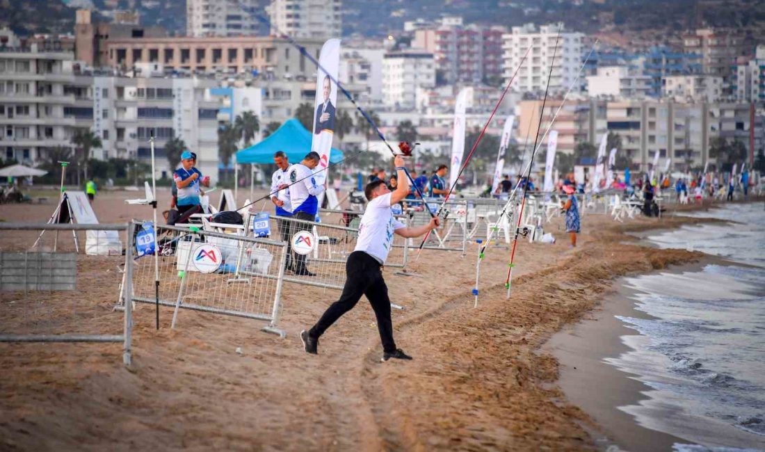 MERSİN'İN SİLİFKE İLÇESİNDE 'ULUSLARARASI 7. ALTIN KANCA SURFCASTİNG TURNUVASI' DÜZENLENDİ.