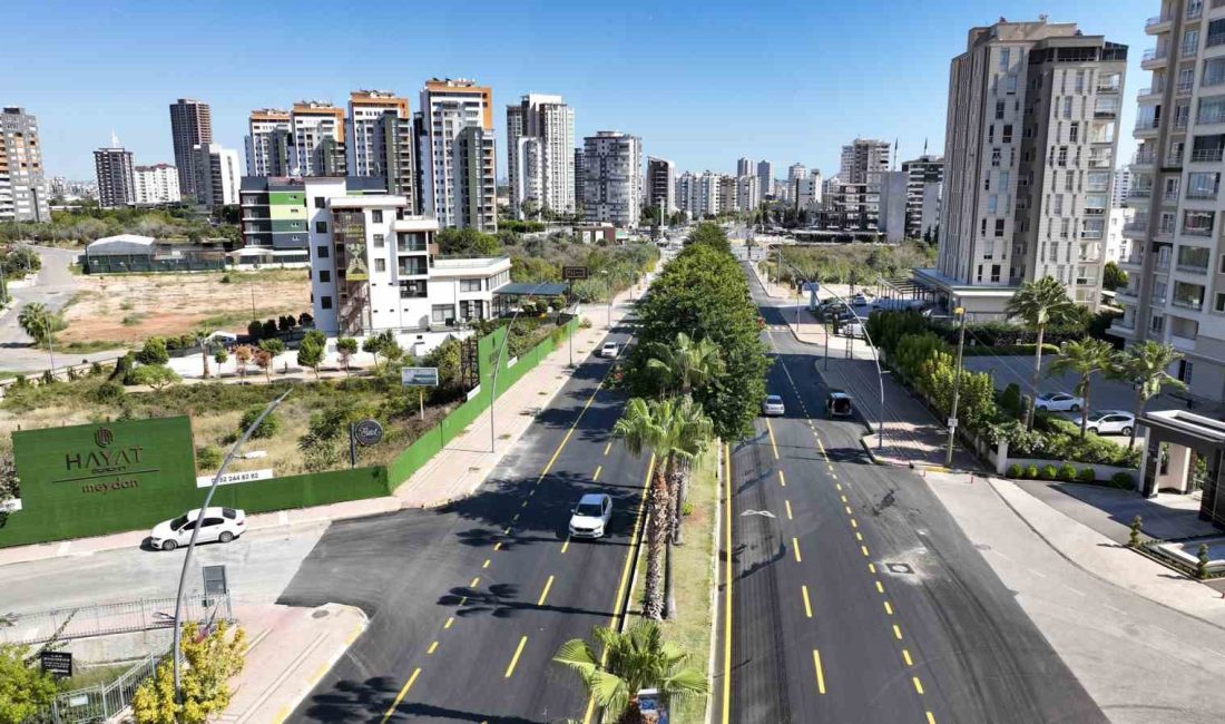 MERSİN BÜYÜKŞEHİR BELEDİYESİ, İSMET İNÖNÜ BULVARI’NDA YOL VE ASFALT ÇALIŞMASI