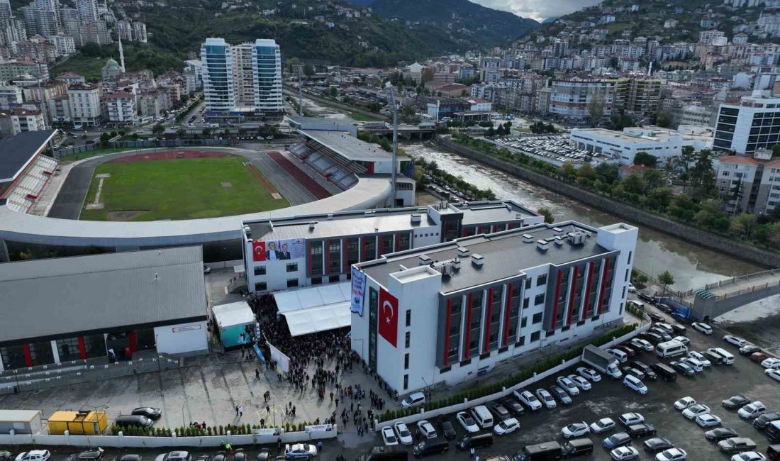 TRABZON'UN AKÇAABAT İLÇESİ'NDE HAYIRSEVER BİR İŞ İNSANI TARAFINDAN YAPTIRILAN SPOR