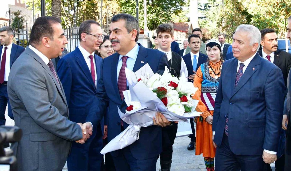 BİR DİZİ PROGRAM İÇİN BUGÜN TRABZON'A GELEN BAKAN YUSUF TEKİN,