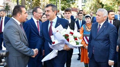 BİR DİZİ PROGRAM İÇİN BUGÜN TRABZON'A GELEN BAKAN YUSUF TEKİN,