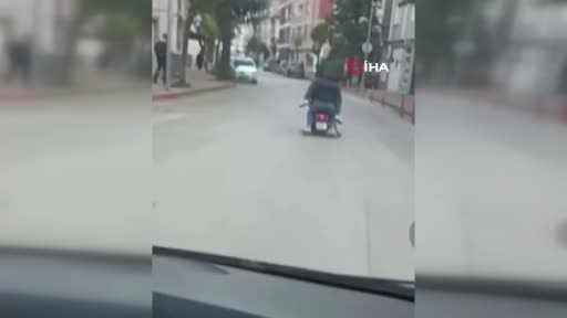 Bursa’nın İnegöl ilçesinde kasksız ve korumasız bir şekilde motosiklete binerek