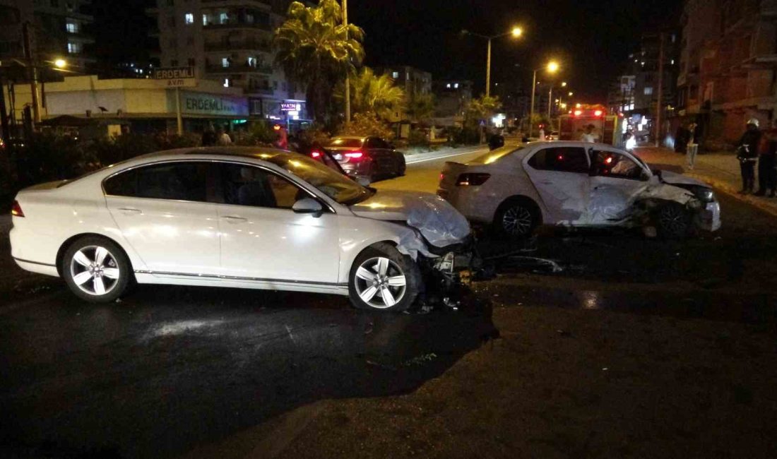 MERSİN'DE MOTOSİKLETLE ÇARPIŞIP KARŞI ŞERİDE GEÇEN OTOMOBİL, BAŞKA BİR ARAÇLA