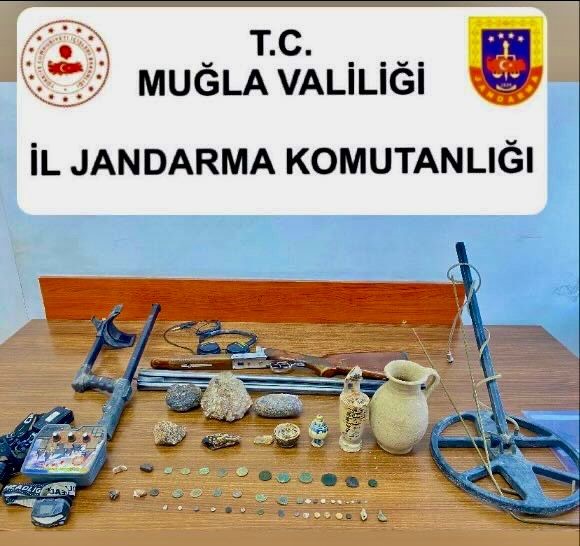 MUĞLA'NIN MİLAS İLÇESİNDE JANDARMA EKİPLERİ TARAFINDAN ŞÜPHELİ BİR ŞAHSIN EVİNDE