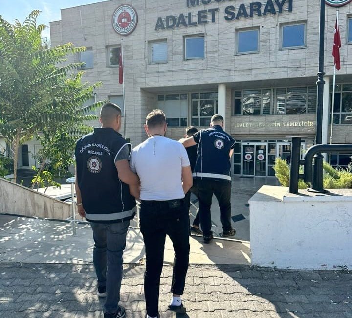 MUĞLA’DA GÖÇMEN KAÇAKÇILIĞI OPERASYONU: 2 KİŞİ TUTUKLANDI
