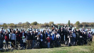 "ORMANLAR İÇİN EL ELE VERİYORUZ" ETKİNLİĞİ İÇİN TARİHİ MURAT KÖPRÜSÜNDE