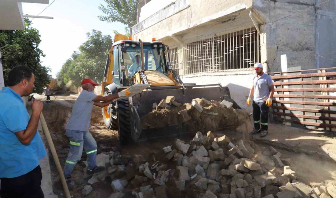 NAZİLLİ BELEDİYESİ FEN İŞLERİ MÜDÜRLÜĞÜ EKİPLERİ, YEŞİLYURT MAHALLESİ 1113 SOKAK’TAKİ