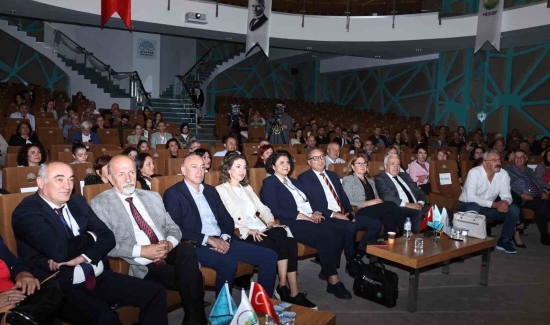 Tarımsal Kalkınma ve Kooperatifçilik Çalıştayı’nda konuşan gazeteci Cem Seymen, tarımın