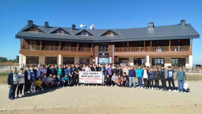 GEDİZ’DE ÖĞRENCİLERİN ZİRVE TIRMANIŞI