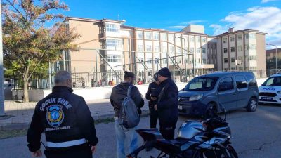 OKUL ÇEVRELERİNDE GÜVENLİ OKUL UYGULAMALARI GERÇEKLEŞTİRİLİYOR