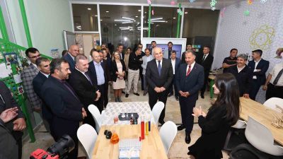 SİNCAN BELEDİYESİ TARAFINDAN BİLİM VE TEKNOLOJİ ALANINDA DONANIMLI BİR NESİL