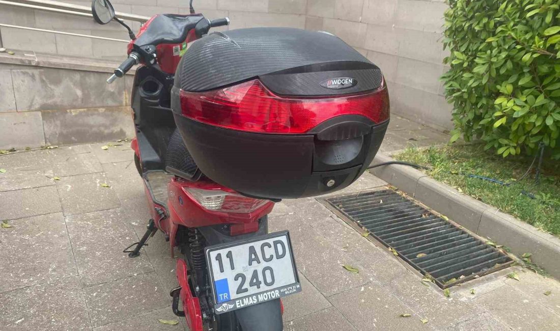 OTOMOBİL İLE MOTOSİKLETİN ÇARPIŞMASI SONUCU MEYDANA GELEN TRAFİK KAZASINDA 1