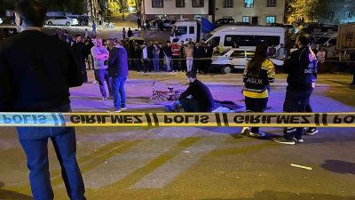 GAZİANTEP'TE OTOMOBİLİN ÇARPIP KAÇTIĞI 8 YAŞINDAKİ BİSİKLETLİ ÇOCUK HAYATINI KAYBETTİ.