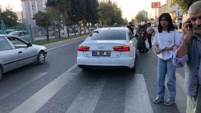 ADIYAMAN’DA KARŞIDAN KARŞIYA GEÇMEK İSTEYEN YAYAYA OTOMOBİL ÇARPTI.