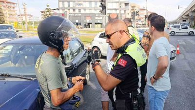 ANTALYA'NIN MANAVGAT İLÇESİNDE MOTOSİKLETİN OTOMOBİLLE ÇARPIŞMASI SONUCU MEYDANA GELEN KAZADA