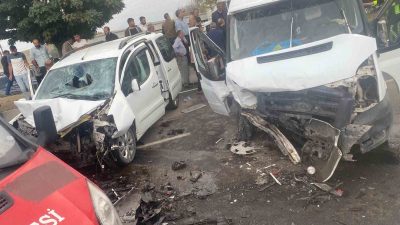 AĞRI’NIN PATNOS İLÇESİNDE AĞRI-VAN KARAYOLUNDA MEYDANA GELEN TRAFİK KAZASINDA 2’Sİ