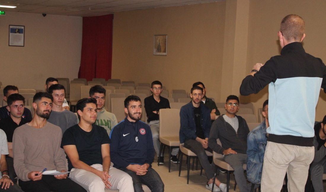 PİRİ SAMİ YURDU’NDA DİKSİYON VE ETKİLİ İLETİŞİM EĞİTİMİ BAŞLADI