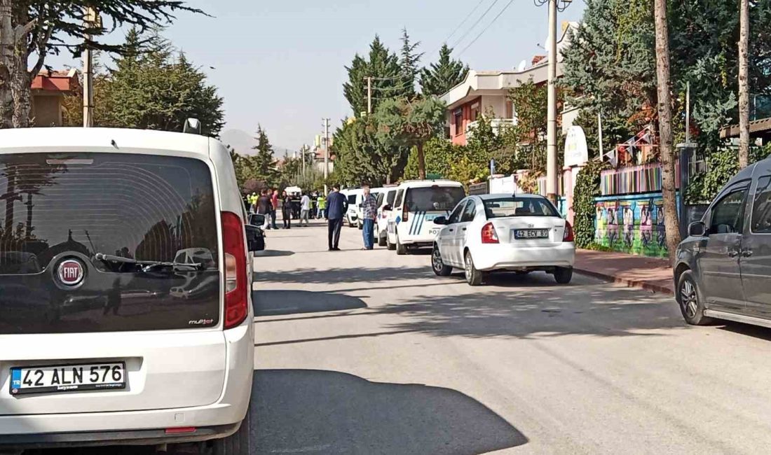 KONYA'DA POLİS MEMURUNUN BİR KİŞİNİN BIÇAKLI SALDIRISINA UĞRADIĞI ANLAR GÜVENLİK