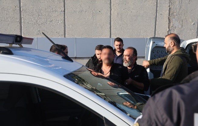 KONYA’DA HAKKINDA14 FARKLI SUÇTAN ARANMA KARARI OLAN KİŞİ, ALIŞVERİŞ MERKEZİNDE
