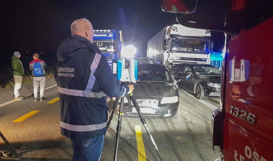 POLONYA'NIN GDANSK ŞEHRİ YAKINLARINDA 21 ARACIN KARIŞTIĞI ZİNCİRLEME TRAFİK KAZASINDA