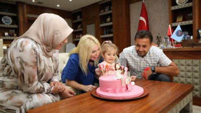 TÜRKİYE'DE İKİNCİ RAHİM NAKLİYLE DÜNYAYA GELEN ÖZLENEN BEBEK, 2 YAŞINA