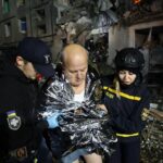 rusya harkovda sivillerin bulundugu binayi hedef aldi 1 olu d7b4576