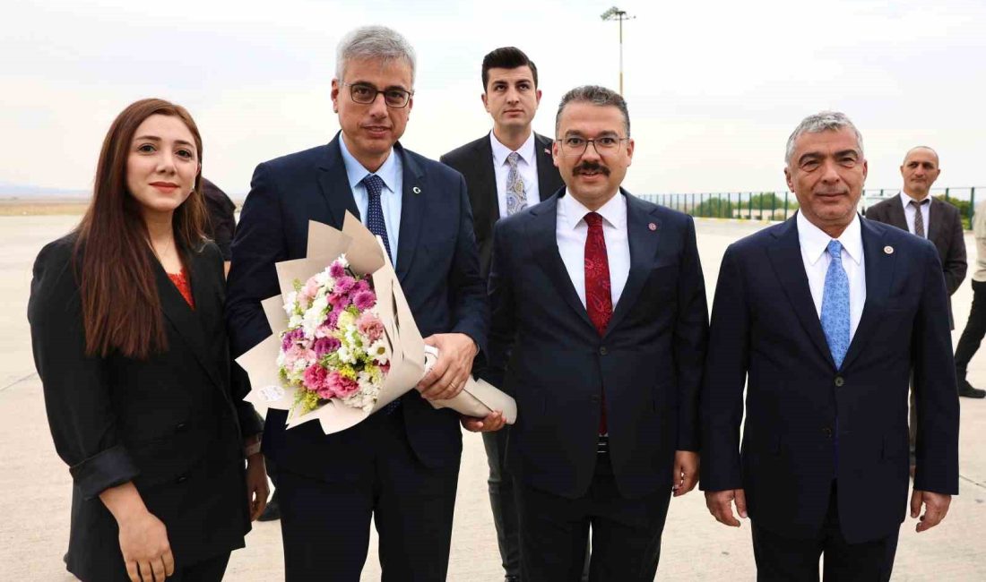 SAĞLIK BAKANI PROF. DR. KEMAL MEMİŞOĞLU, BİR DİZİ PROGRAMA KATILMAK