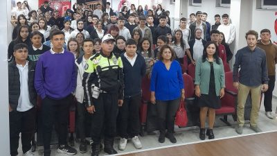 MANİSA’NIN SALİHLİ İLÇESİNDEKİ EMNİYET MÜDÜRLÜĞÜ EKİPLERİ, MERKEZDEKİ OKULLARDA ÖĞRENİM GÖREN