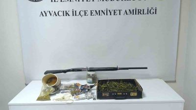 SAMSUN'DA POLİS TARAFINDAN 2.5 KİLO ESRARLA YAKALANAN BİR KİŞİ GÖZALTINA