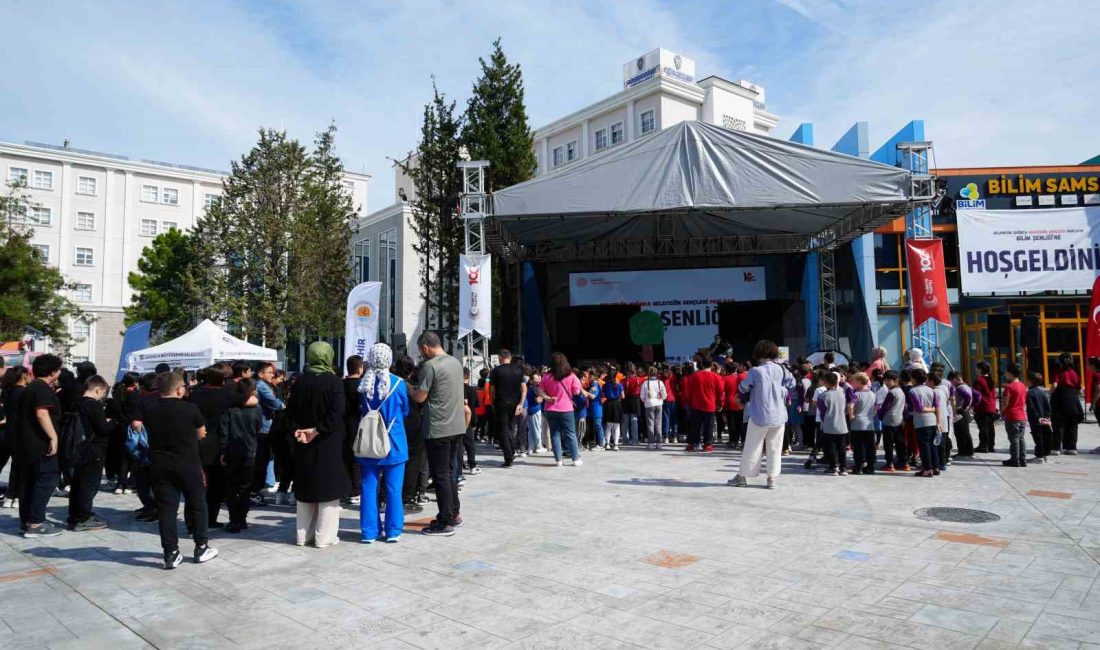 SAMSUN’DA DÜZENLENEN  ‘GELENEĞİN IŞIĞINDA GELECEĞİM GENÇLERİ PARLIYOR’ PROJESİ İLE
