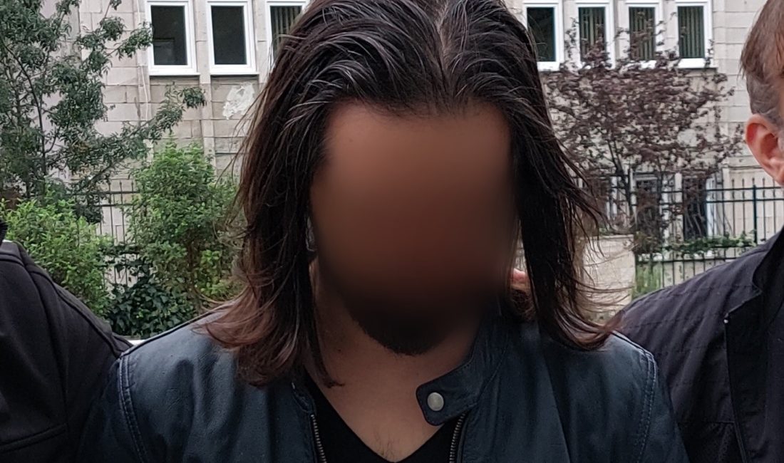 SAMSUN'DA NARKOTİK POLİSİNİN TAKİBİ SONUCU UYUŞTURUCUYLA YAKALANAN S.B. GÖZALTINA ALINDI.