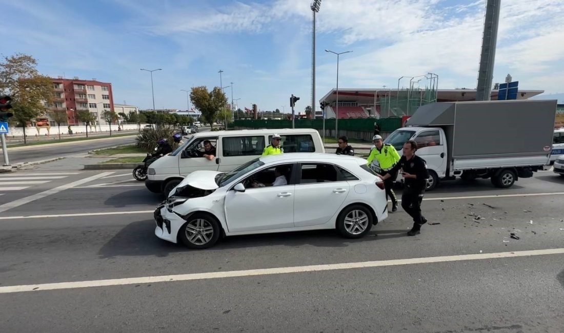 SAMSUN'DA 3 ARACIN KARIŞTIĞI ZİNCİRLEME TRAFİK KAZASINDA 1 KİŞİ YARALANDI.