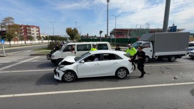SAMSUN'DA 3 ARACIN KARIŞTIĞI ZİNCİRLEME TRAFİK KAZASINDA 1 KİŞİ YARALANDI.