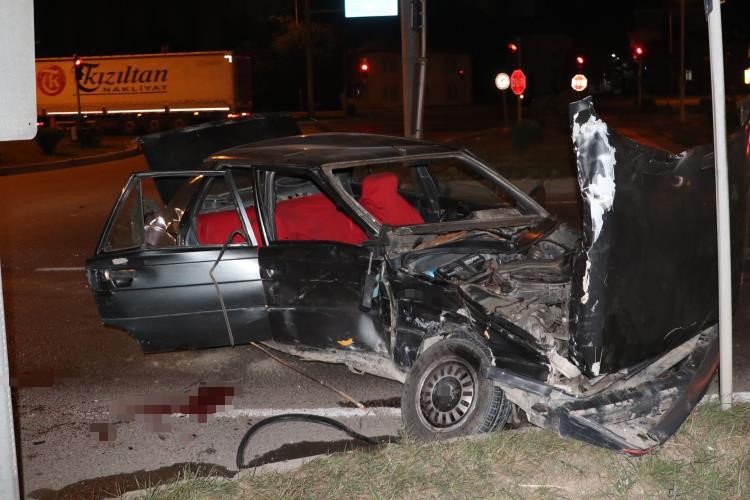 SAMSUN’DA ÜÇ ARAÇLI KAZADA 4 KİŞİ YARALANDI