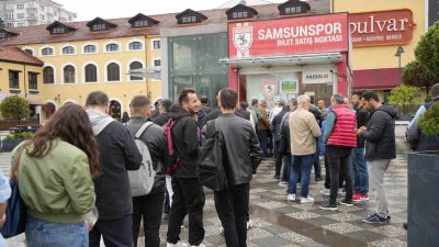 SÜPER LİG’DE ÜST SIRALARI İLGİLENDİREN SAMSUNSPOR-FENERBAHÇE MAÇININ BİLETLERİNE TARAFTARLAR YOĞUN