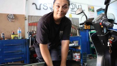 TÜRKİYE’DE SANAYİ SEKTÖRÜNDE YAŞANAN ÇIRAK SORUNU BİRÇOK KADINI DA MESLEK