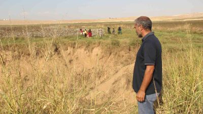 ŞANLIURFA'FA HARRAN OVASI'NDA OLUŞAN 15 METRE DERİNLİĞİNDEKİ DEV OBRUKLAR ÇİFTÇİLERİ