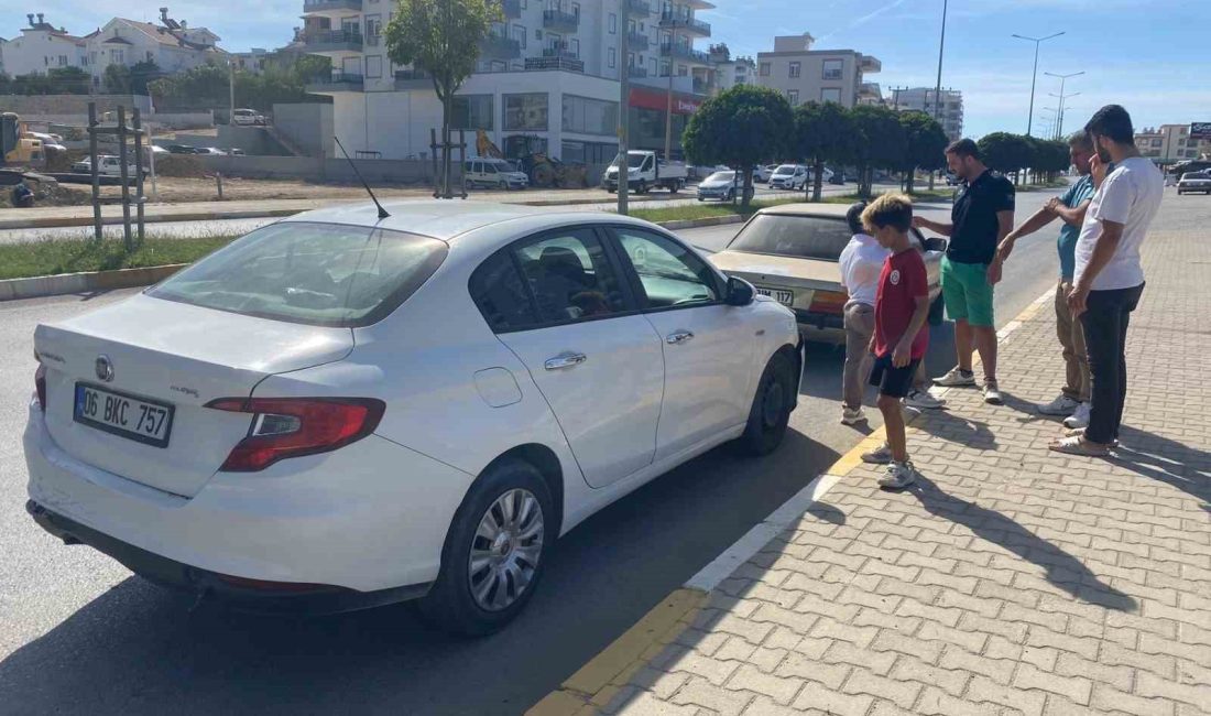 ANTALYA’NIN SERİK İLÇESİNDE 3 ARAÇ ZİNCİRLEME OLARAK KAZAYA KARIŞTI. KİMSENİN