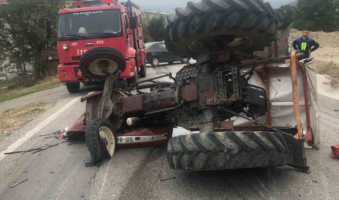 BURSA’DA SERVİS ARACINDAN İNDİRİLEN ÖĞRENCİLERİN OTOSTOP ÇEKEREK BİNDİĞİ TRAKTÖR KAZA