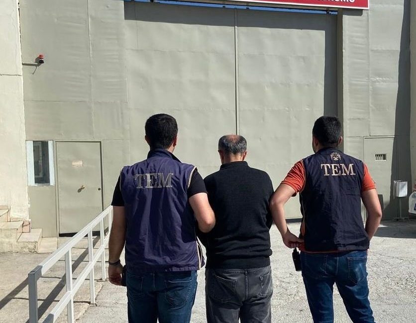 6 YIL 3 AY HAPİS CEZASI İLE ARANAN VE SİLAHLI