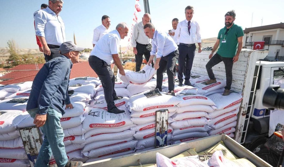 SİNCAN BELEDİYESİ, EKİM DÖNEMİNİN GELMESİYLE 504 ÜRETİCİYE BUĞDAY TOHUMU DESTEĞİNDE