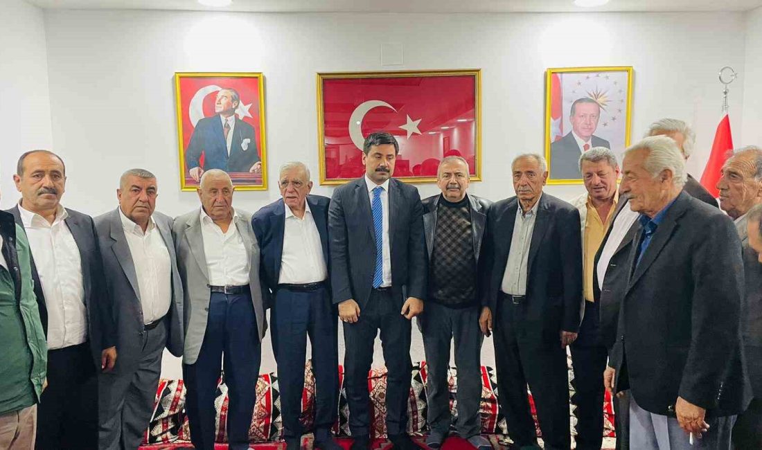 SIRRI SÜREYYA ÖNDER VE AHMET TÜRK ARACI OLUYOR