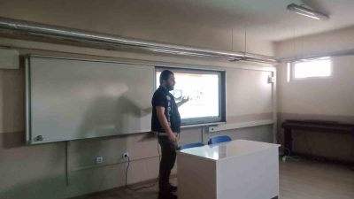 MANİSA'NIN SOMA İLÇESİNDEKİ CANLAR ORTAOKULU’NDA, UZMAN POLİS MEMURLARI TARAFINAN ÇOCUKLARI