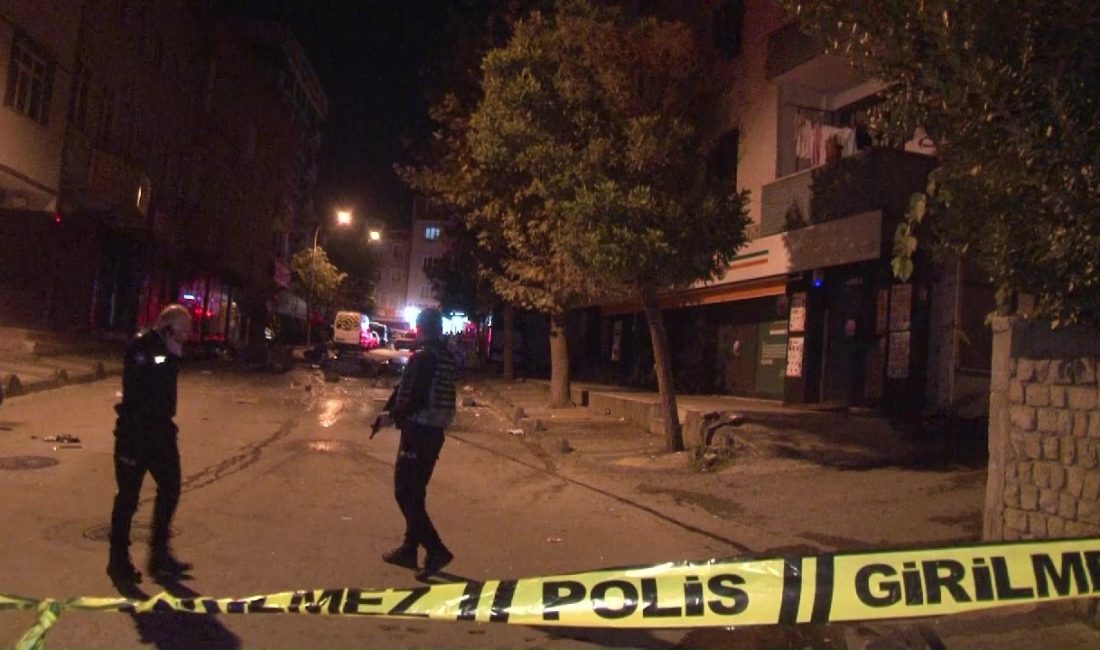 SULTANBEYLİ'DE EŞİ TARAFINDAN TERK EDİLEN ŞAHIS EVİ ATEŞE VERİP, TÜM