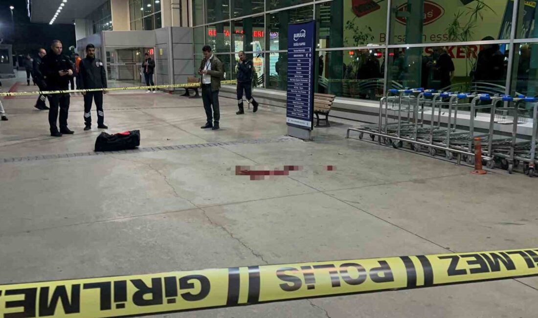 BURSA ŞEHİRLER ARASI OTOBÜS TERMİNALİ'NDE BİR ŞÜPHELİ, HUSUMETLİSİNİ BACAĞINDAN VURDU.